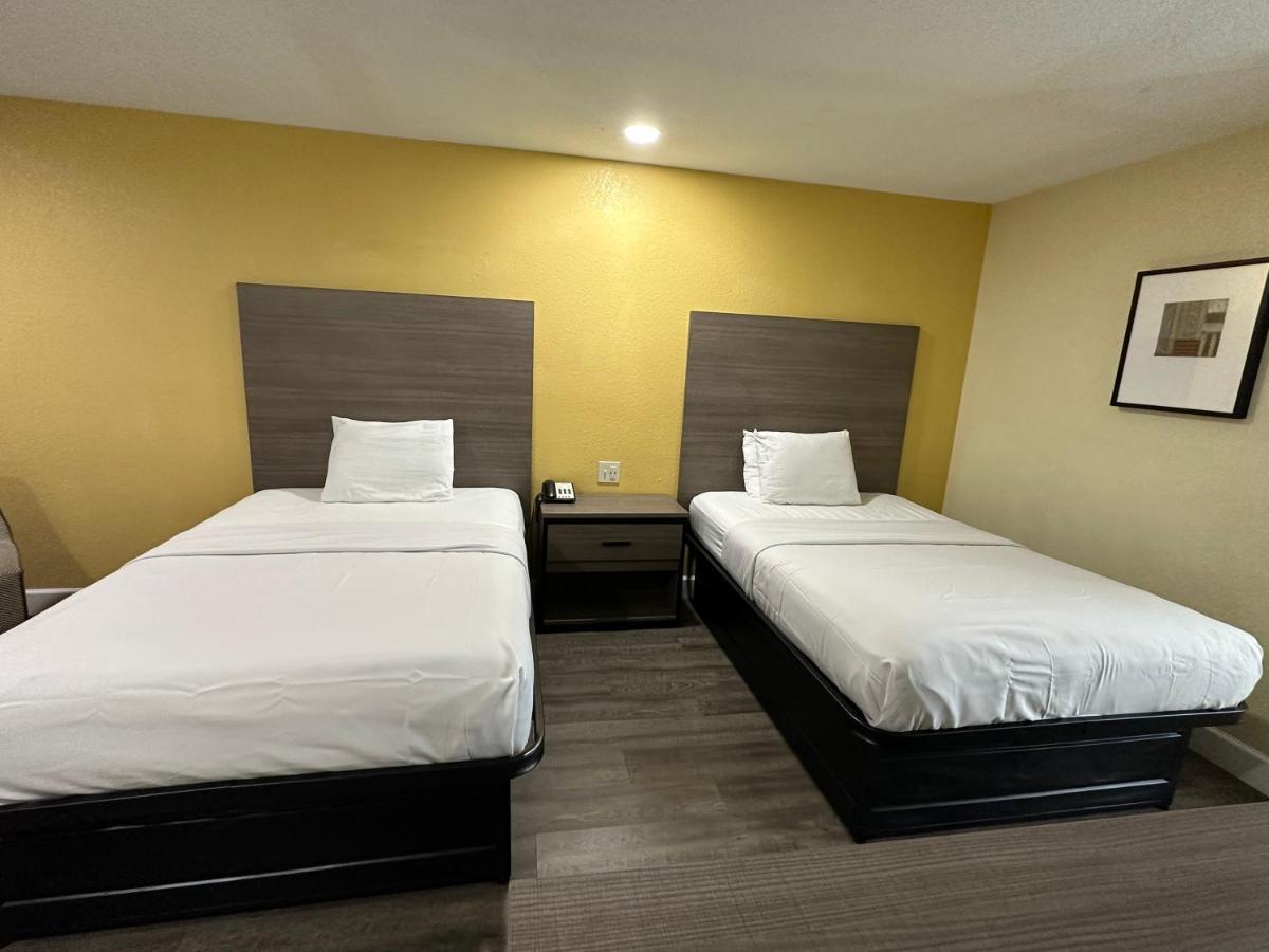 Rodeway Inn & Suites Hwy 290 Nw Houston Exterior foto