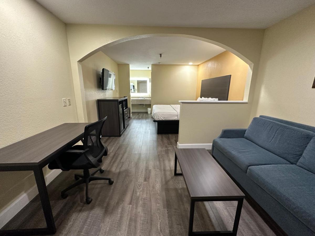 Rodeway Inn & Suites Hwy 290 Nw Houston Exterior foto
