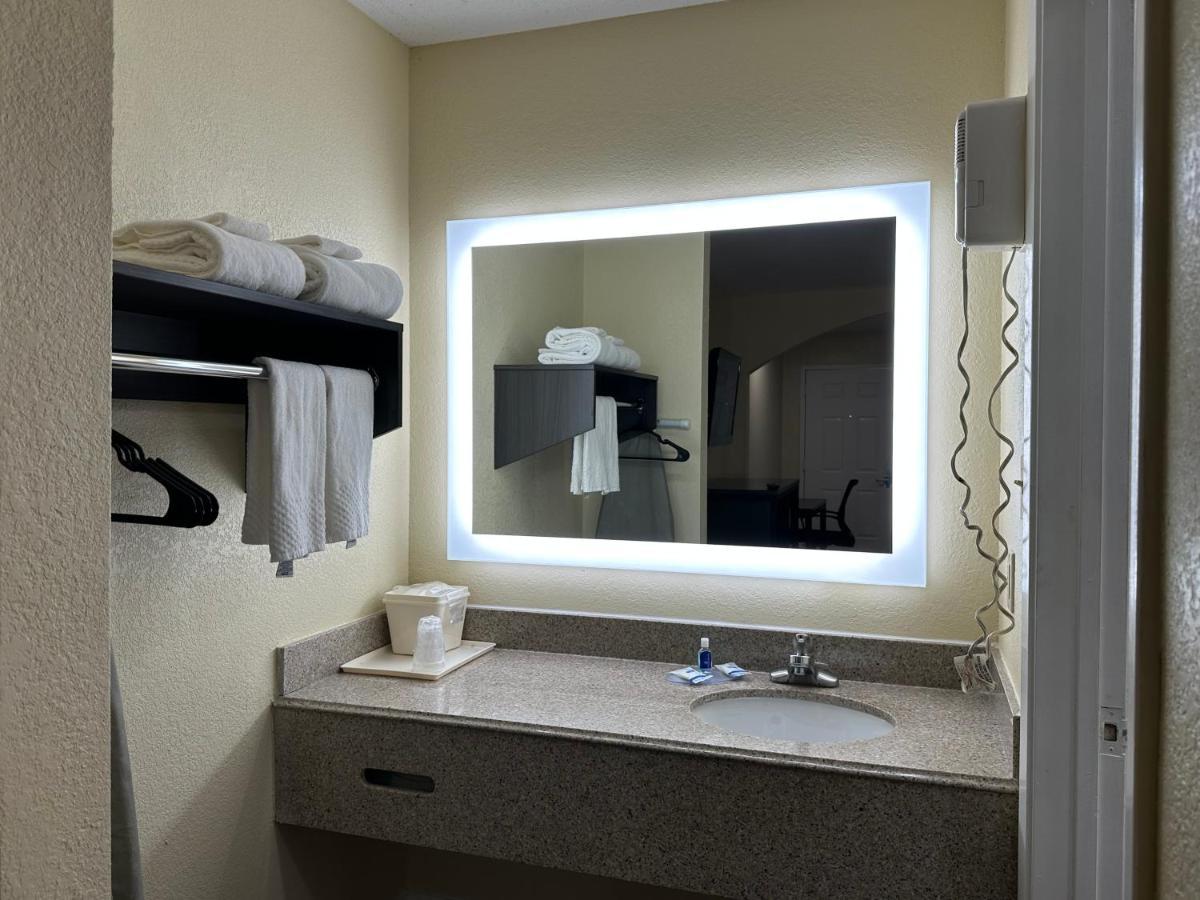 Rodeway Inn & Suites Hwy 290 Nw Houston Exterior foto